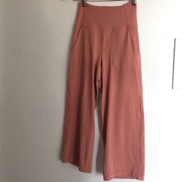 LULULEMON Align Wide Leg Crop - Picture 4 of 10